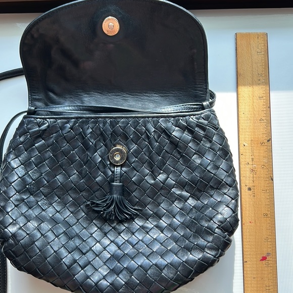 Authentic Vintage Bottega Veneta Handbag - Picture 2 of 9